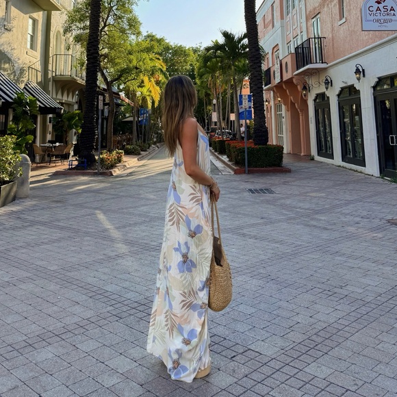 White Maxi Floral Dress - Picture 3 of 6